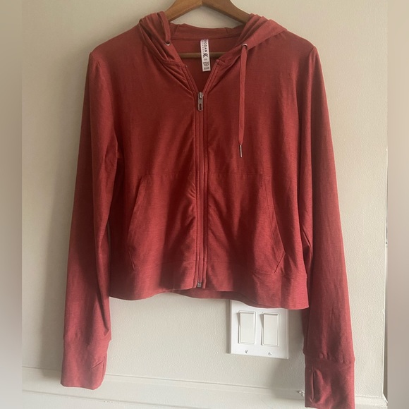 🌸 Kyodan 🌸 soft lightweight athletic sweater - Picture 1 of 9